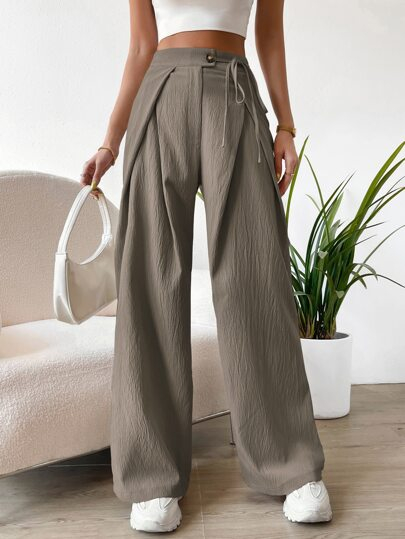 بنطلون ذو خصر عالي مزخرف بالطيات