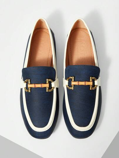 أحذية النسائيةمسطحة ومريحة